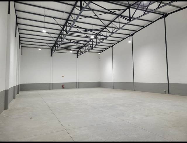 654M² WAREHOUSE TO LET IN STIKLAND INDUSTRIAL